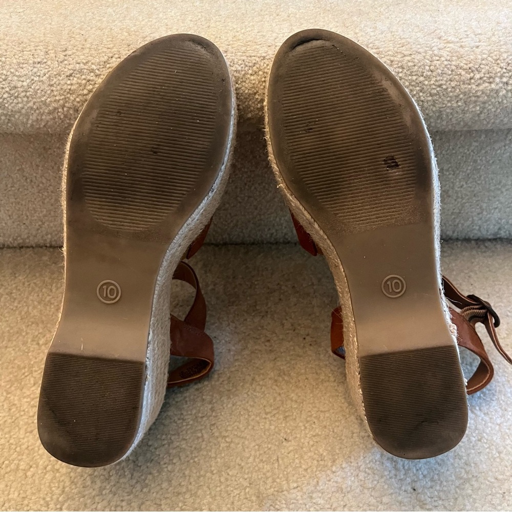 Universal Thread Women’s Tan Platform Sandals In … - image 8